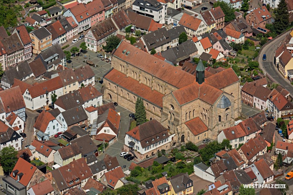 Abteikirche Otterberg von Südosten.