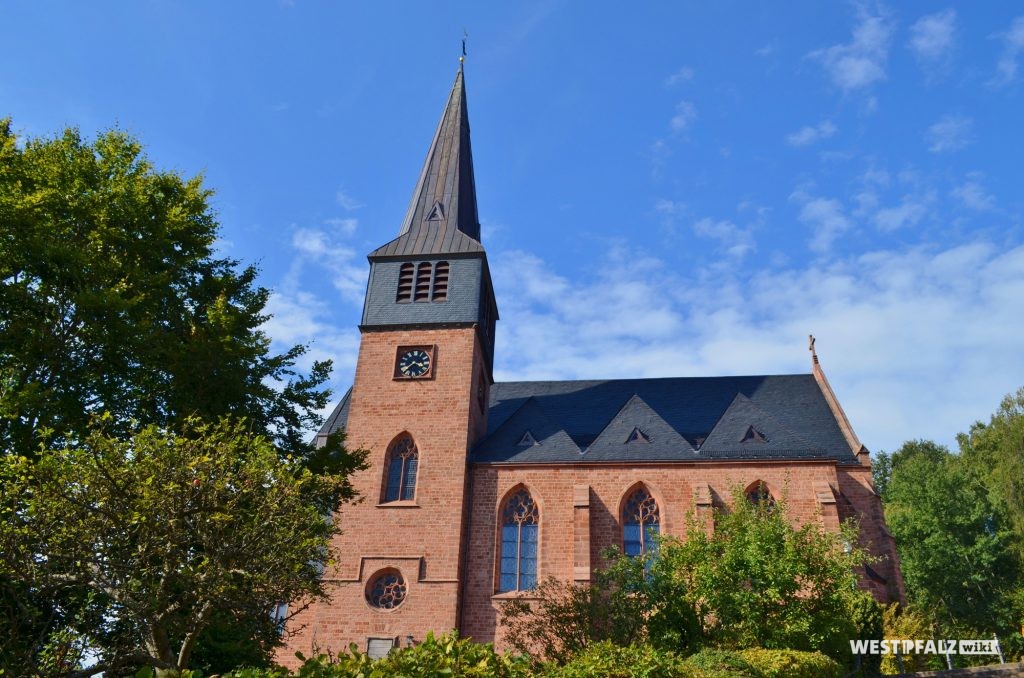 Südansicht der Rochuskirche in Kaiserslautern Hohenecken.