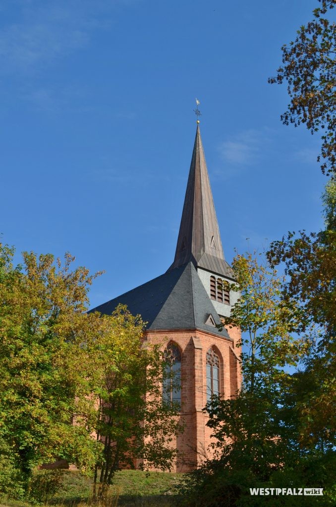 Westansicht der Rochuskirche in Kaiserslautern Hohenecken.