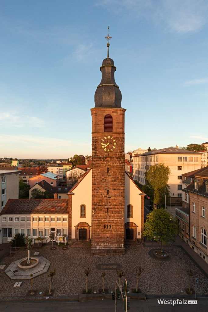 Frontansicht der Lutherkirche in Pirmasens