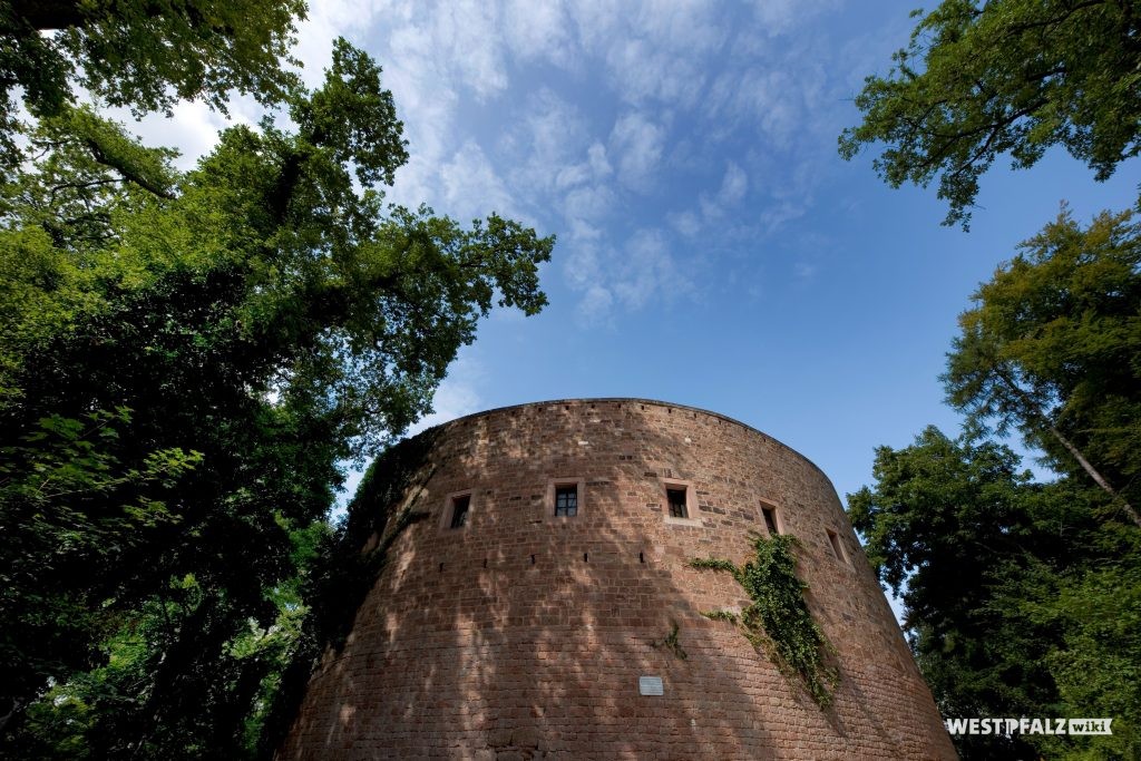 Kanonenturm auf Burg Nanstein