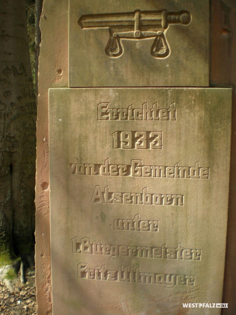 Gedenkstein zur Errichtung der Gedenkstätte des ehemaligen Landgerichts.