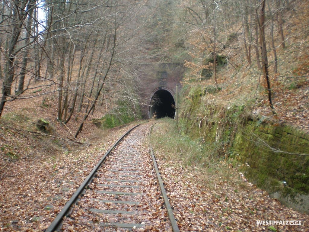 Blick in Richtung des Westportals des Stempelkopftunnels.