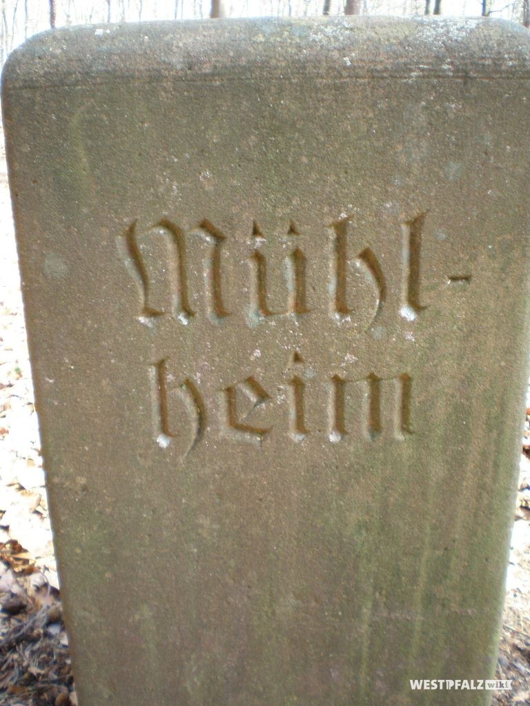 Gedenkstein mit der Inschrift "Mühlheim".