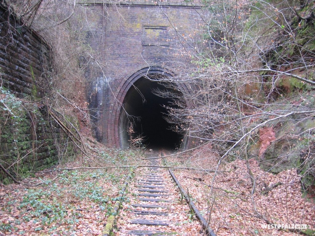 Westportal des Stempelkopftunnels.