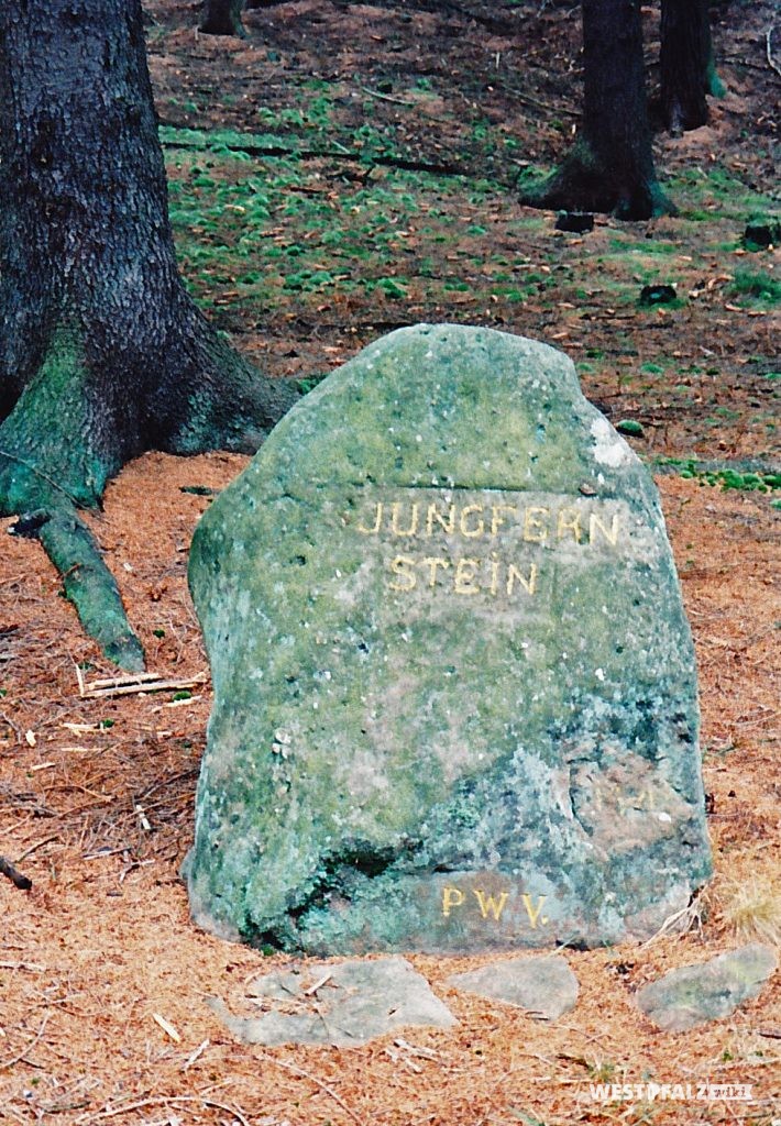 Ritterstein mit der Inschrift "Jungfernstein" bei Kaiserslautern