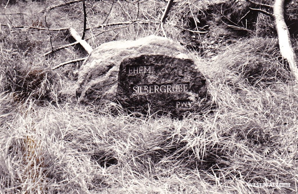Ritterstein mit der Inschrift "Ehem. Silbergrube" bei Niederschlettenbach