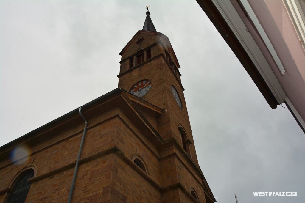 Blick auf den Kirchturm von Süden