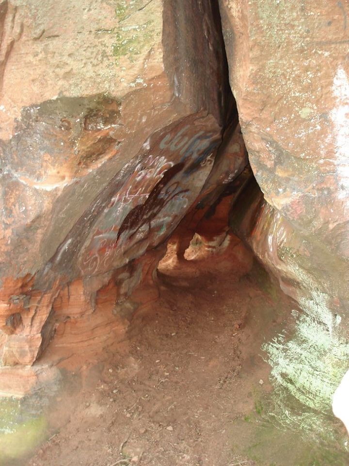 Felsenkluft des Krämersteins bei Landstuhl