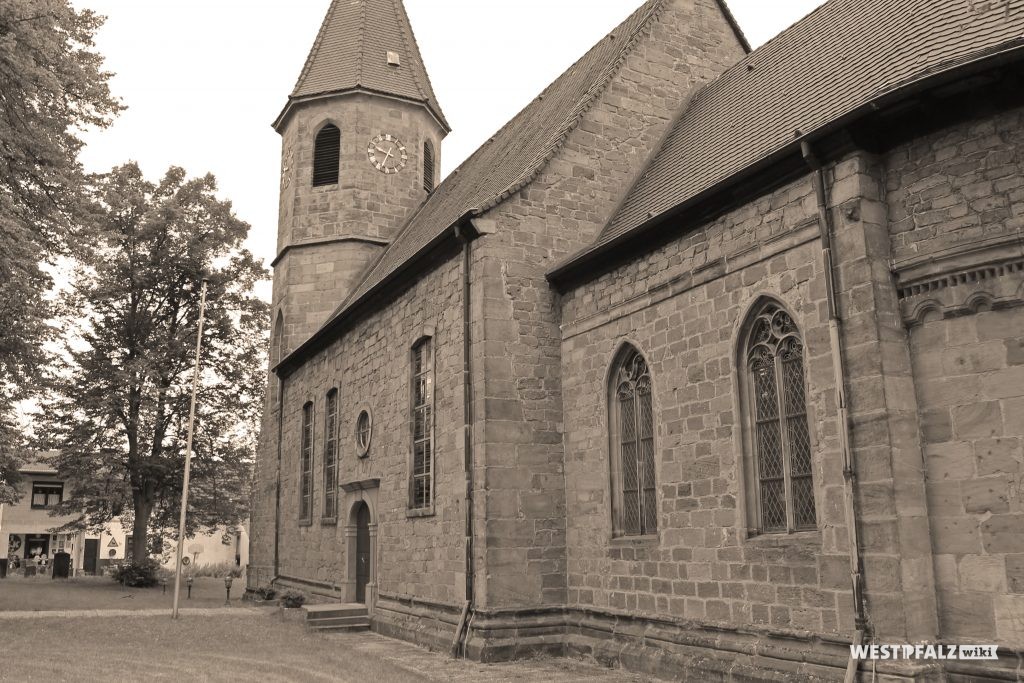 Südostansicht der Simultankirche in Vogelbach vom Chor in Richtung Kirchturm