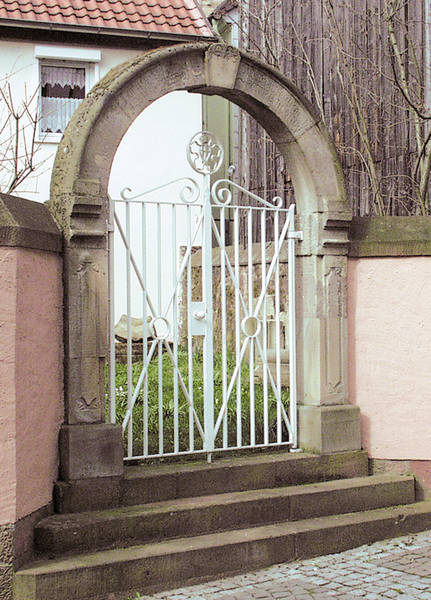 Portal der ehemaligen lutherischen Kirche in Otterberg