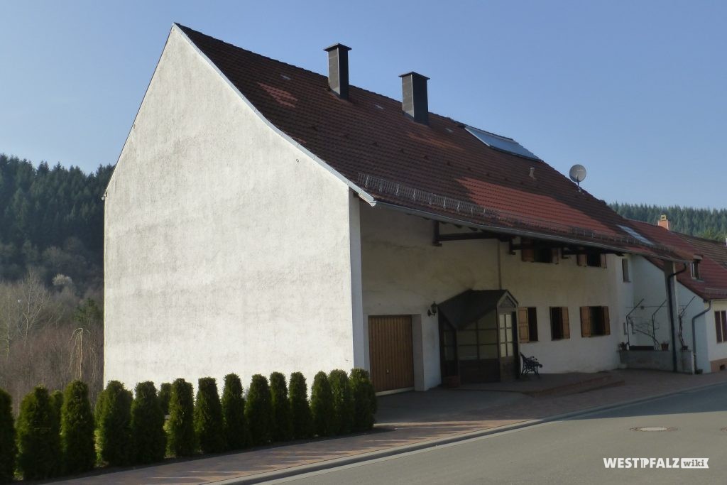 Ehemalige Scheune des Bauernhauses in der Hauptstraße 12 in Hinzweiler