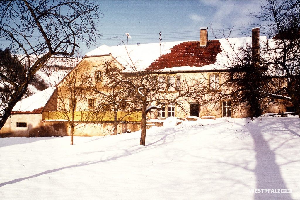 Die alte Mühle am heutigen Dorfplatz im Jahr 1970