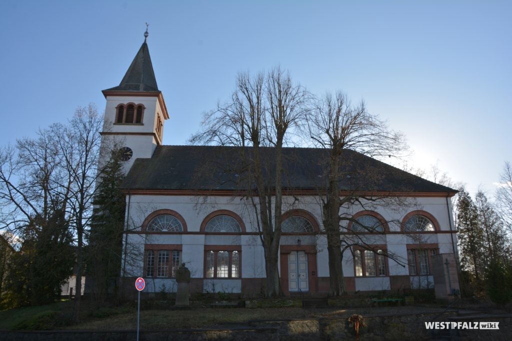 Nordansicht der protestantischen Kirche in Katzweiler von der Mehlbacher Straße