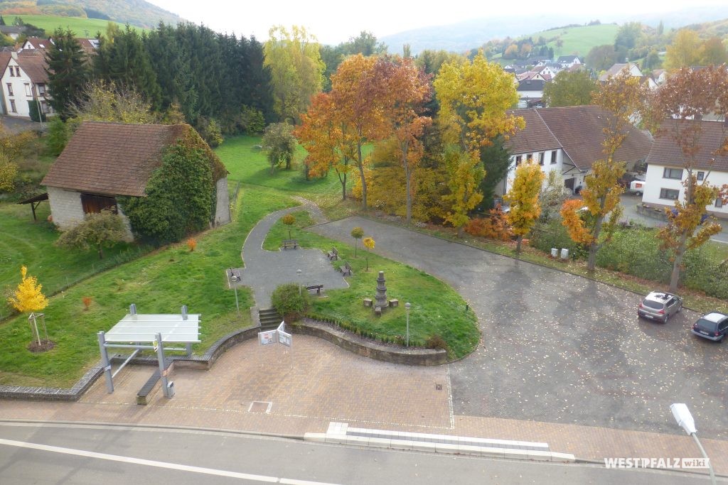 Luftaufnahme des Dorfplatzes in Hinzweiler