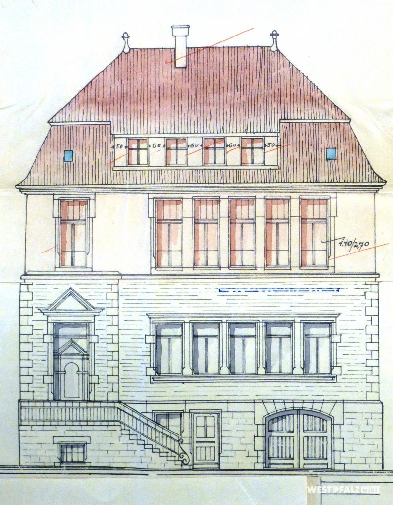 Bauplan zur Aufstockung des neuen Schulhauses von 1913. Das neue Stockwerk ist mit roter Farbe gekennzeichnet