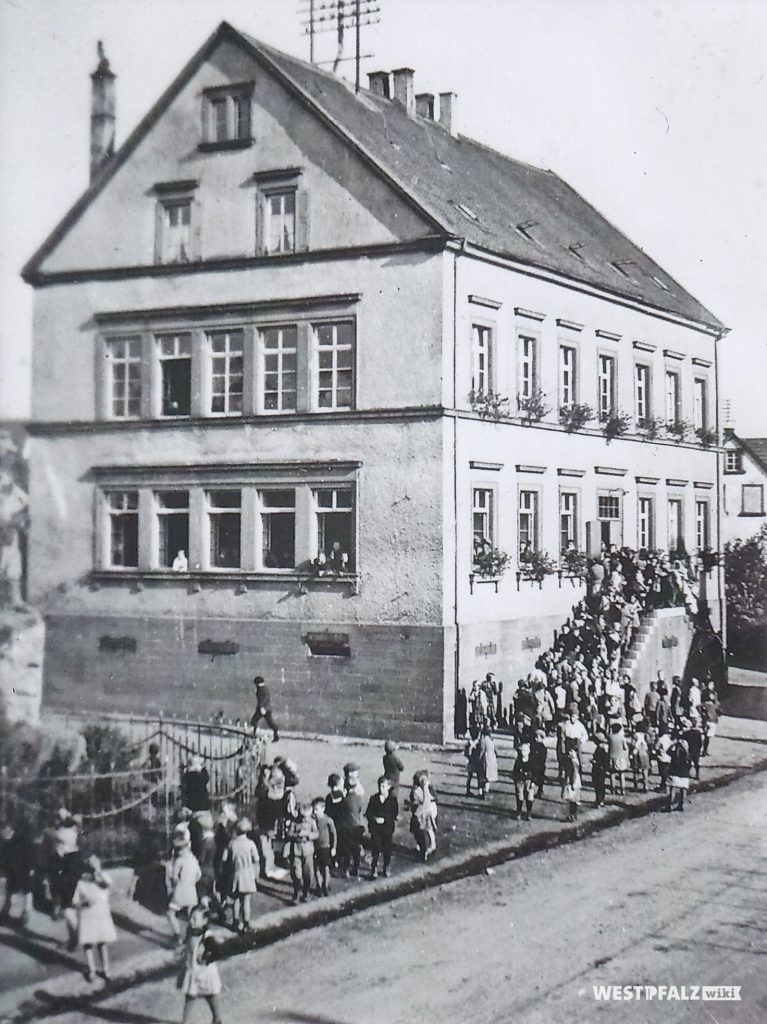 Ehemalige Volksschule in Erfenbach