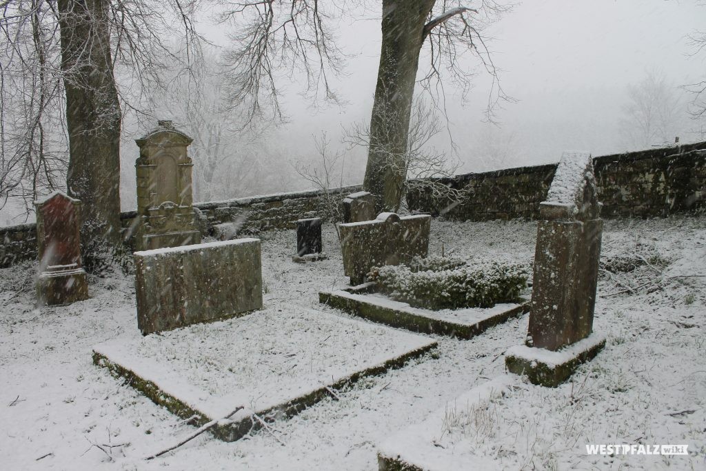Mennonitenfriedhof - Gräber rechte Seite