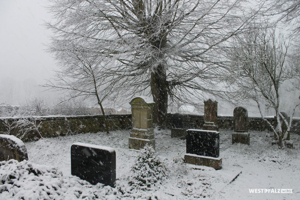 Mennonitenfriedhof - Gräber linke Seite