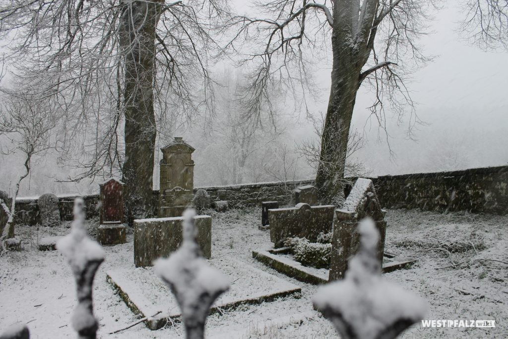 Mennonitenfriedhof - Gräber rechte Seite