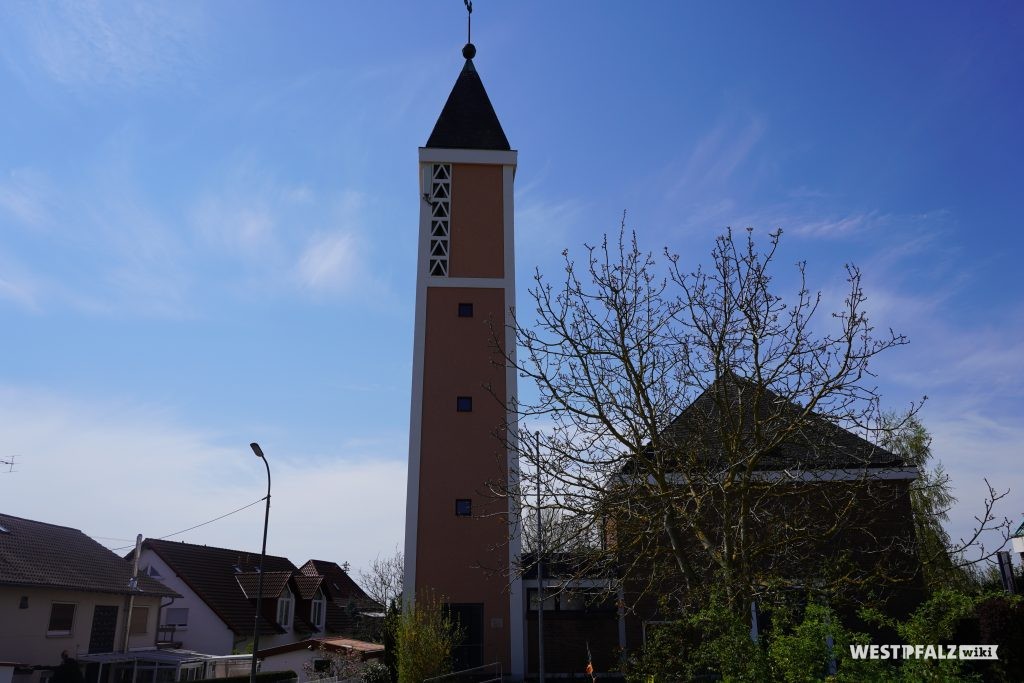 Kirchturm der protestantischen Kirche in Miesenbach