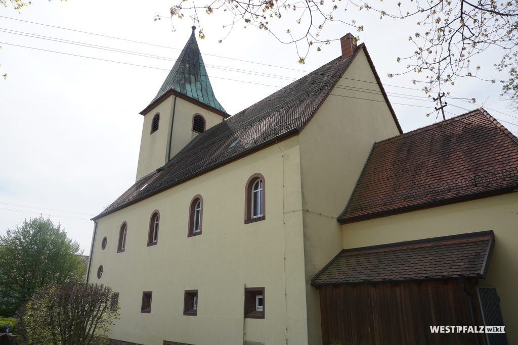 Rückansicht der protestantischen Kirche in Hütschenhausen