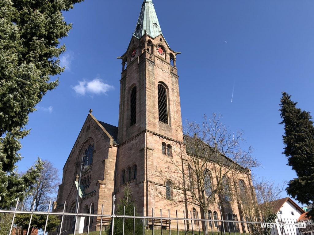 Kirchturm der protestantischen Kirche in Weilerbach