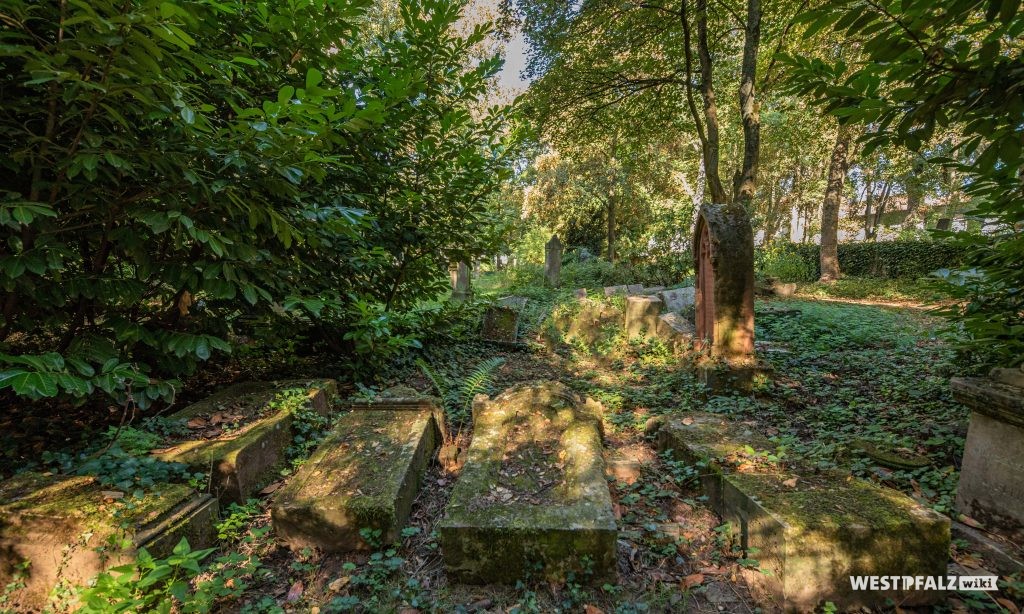 Grabmäler auf dem Alten Friedhof in Pirmasens