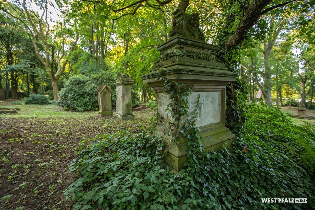 Grabmäler auf dem Alten Friedhof in Pirmasens