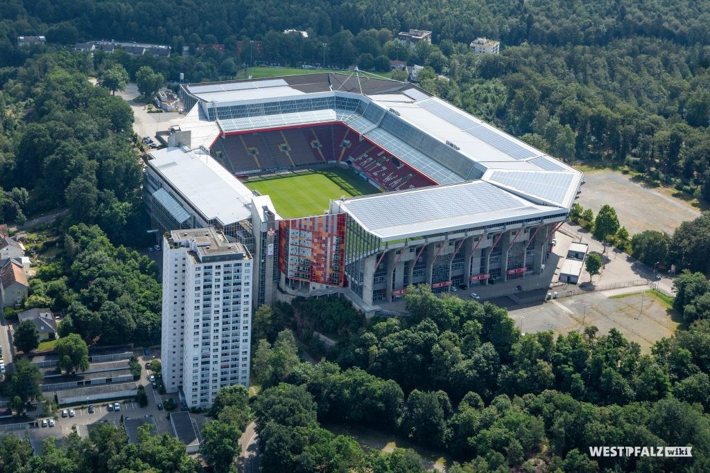Blick von oben auf das Fritz-Walter-Stadion