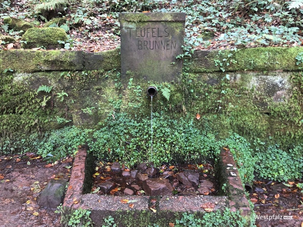 Teufelsbrunnen im Gersbachtal bei Pirmasens-Niedersimten
