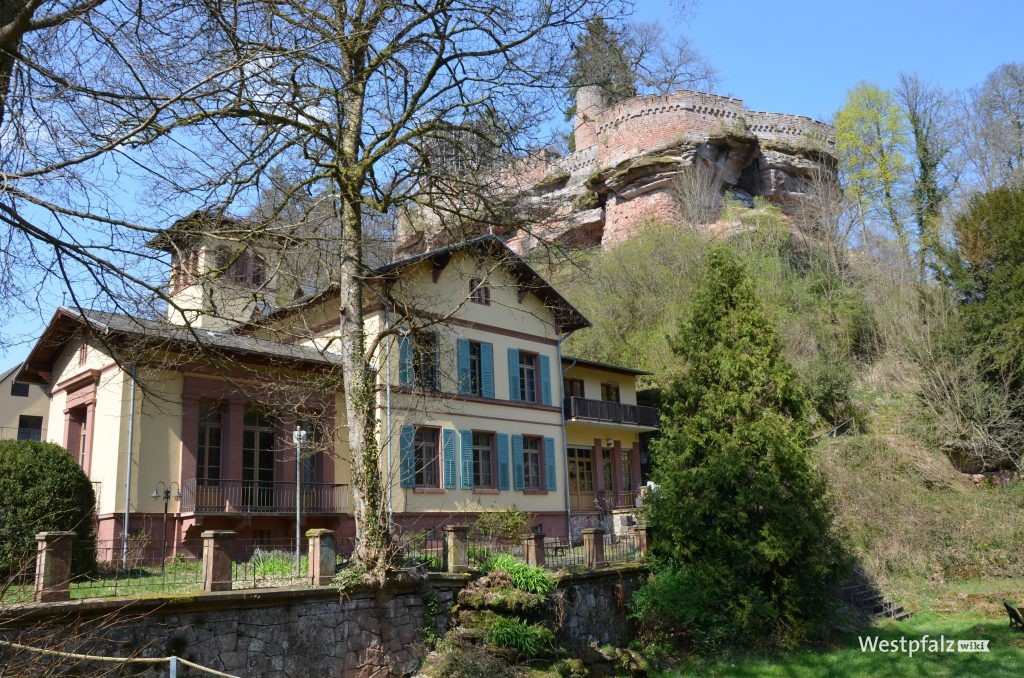 Herrenhaus "Villa Denis" im klassizistischen Stil