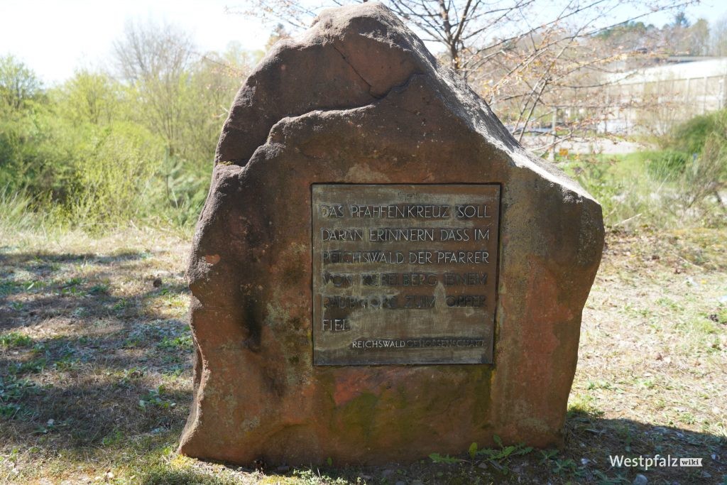 Gedenkstein zum Pfaffenkreuz in Ramstein
