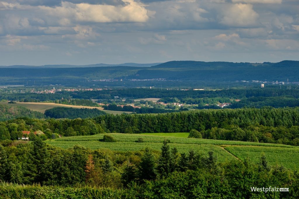 Blick von der Aussichtsplattform auf der Reuschbacher Höhe