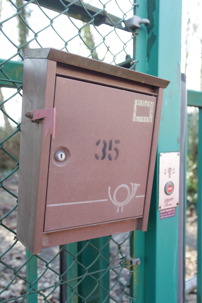 Briefkasten an der Generalsvilla in der Fliegerstraße