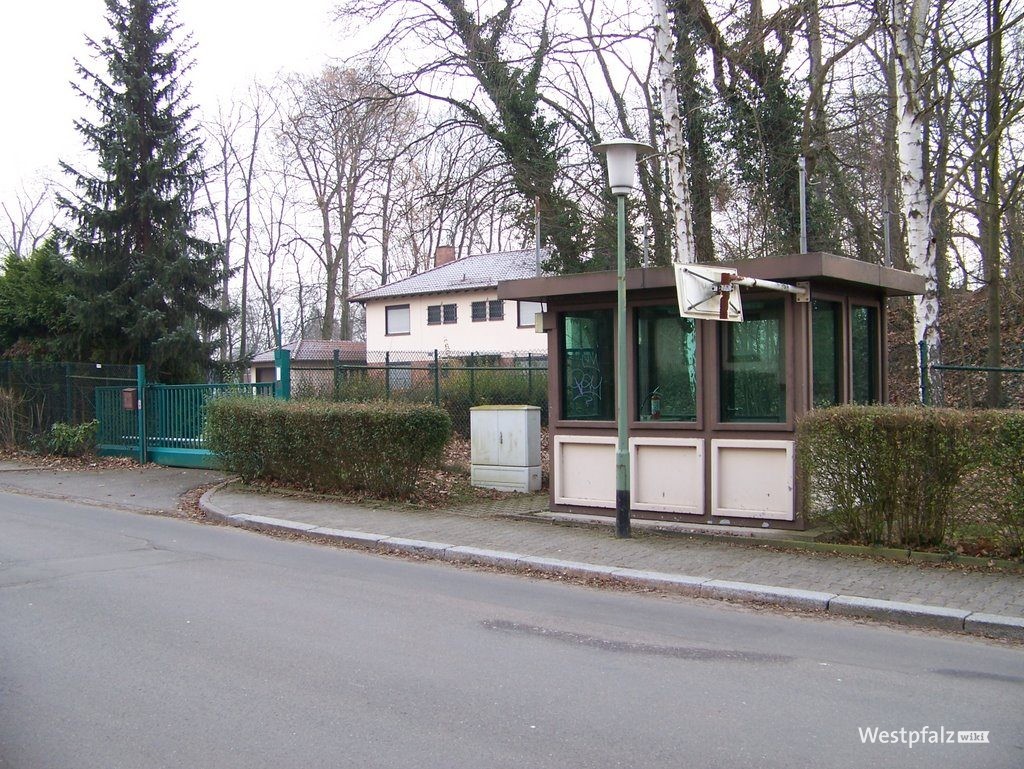 Das Wachhäuschen an seinem Standort in der Fliegerstraße