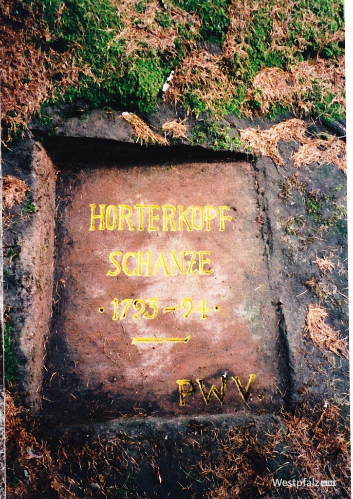 Ritterstein mit der Inschrift "Horterkopf Schanze 1793-94)
