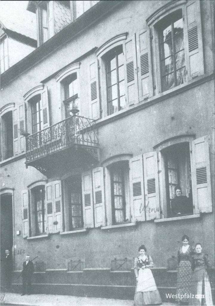 Historische Aufnahme der Gebäude in der Alleestraße