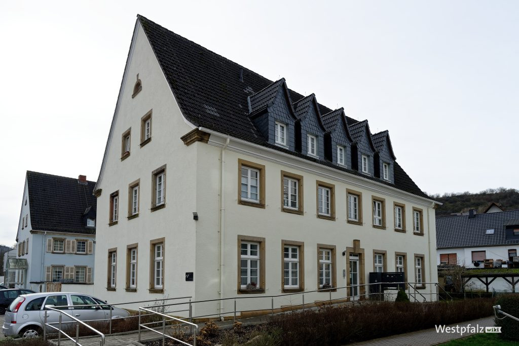 Gebäude Nummer 8, auf nördlicher Seite des Innenhofs